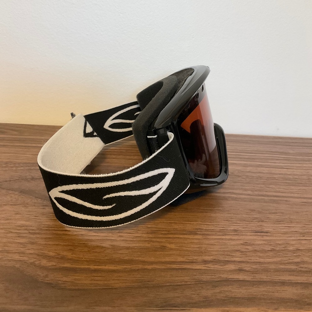 Smith snowboard or ski goggles with tinted lens for adults in black